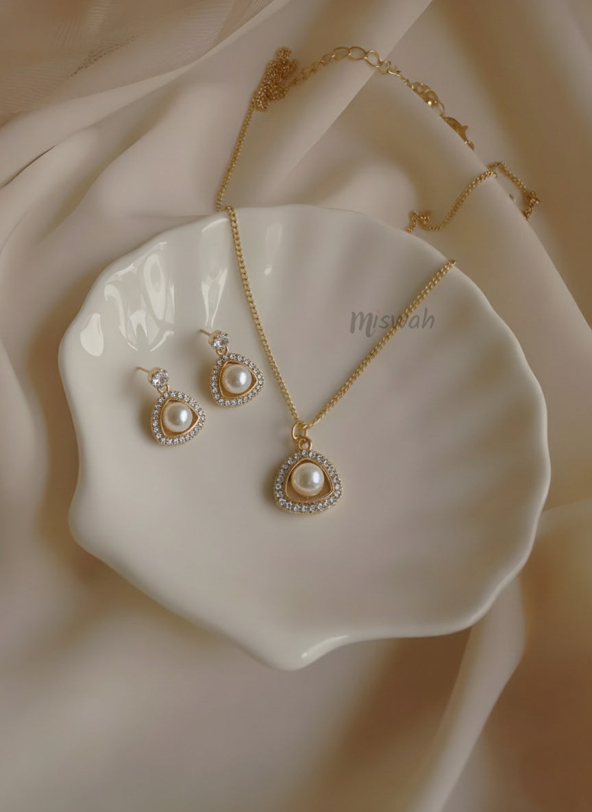 Pearl Halo Jewelry Set