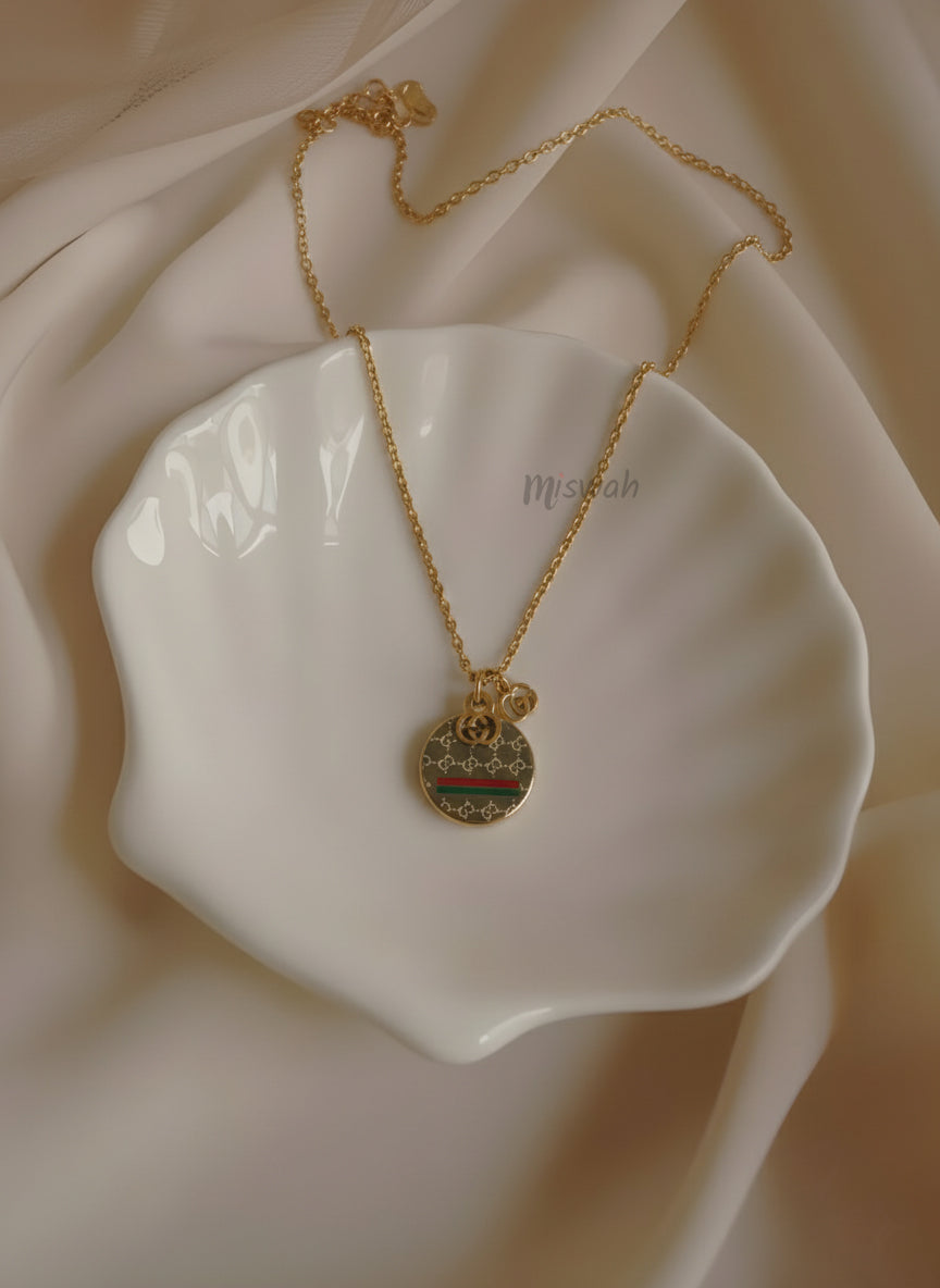 Elegant Luxe Pendant Necklace