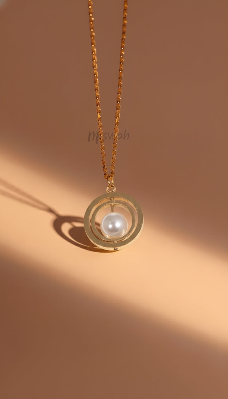 Modern Geometric Gold Circle Necklace