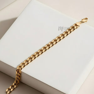 The Icon: Your New Everyday Essential.